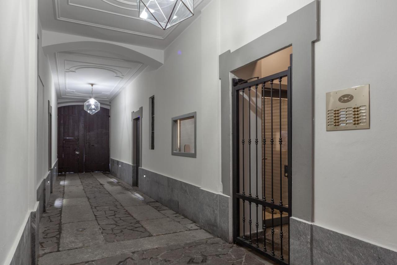 Charme Milan-300M Dal Duomo Apartment ภายนอก รูปภาพ